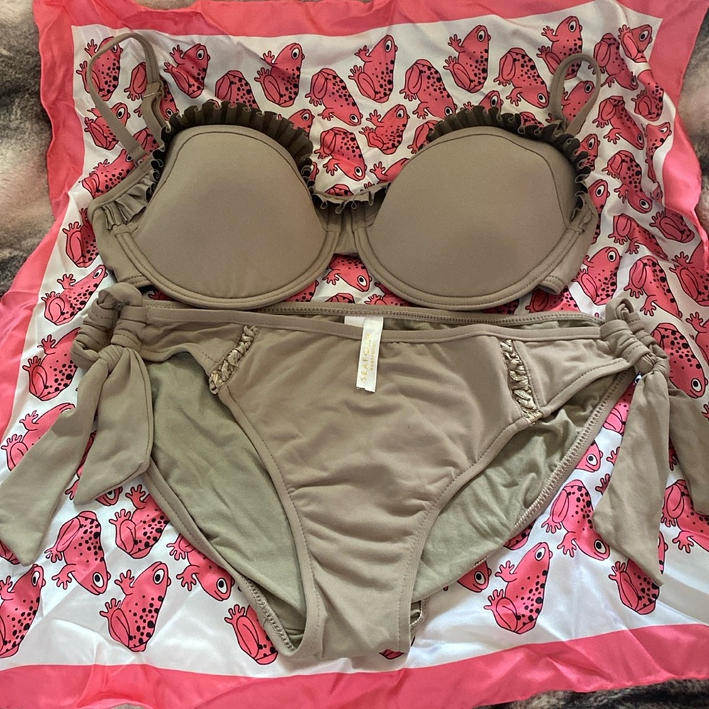Beautiful Taupe Underwire Top Lined Adjustable Swimsuit Never Used